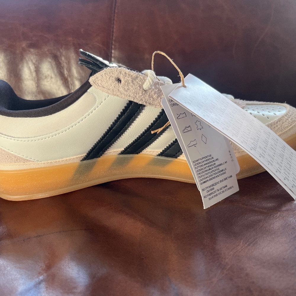 Adidas bad bunny Gazelle sneaker